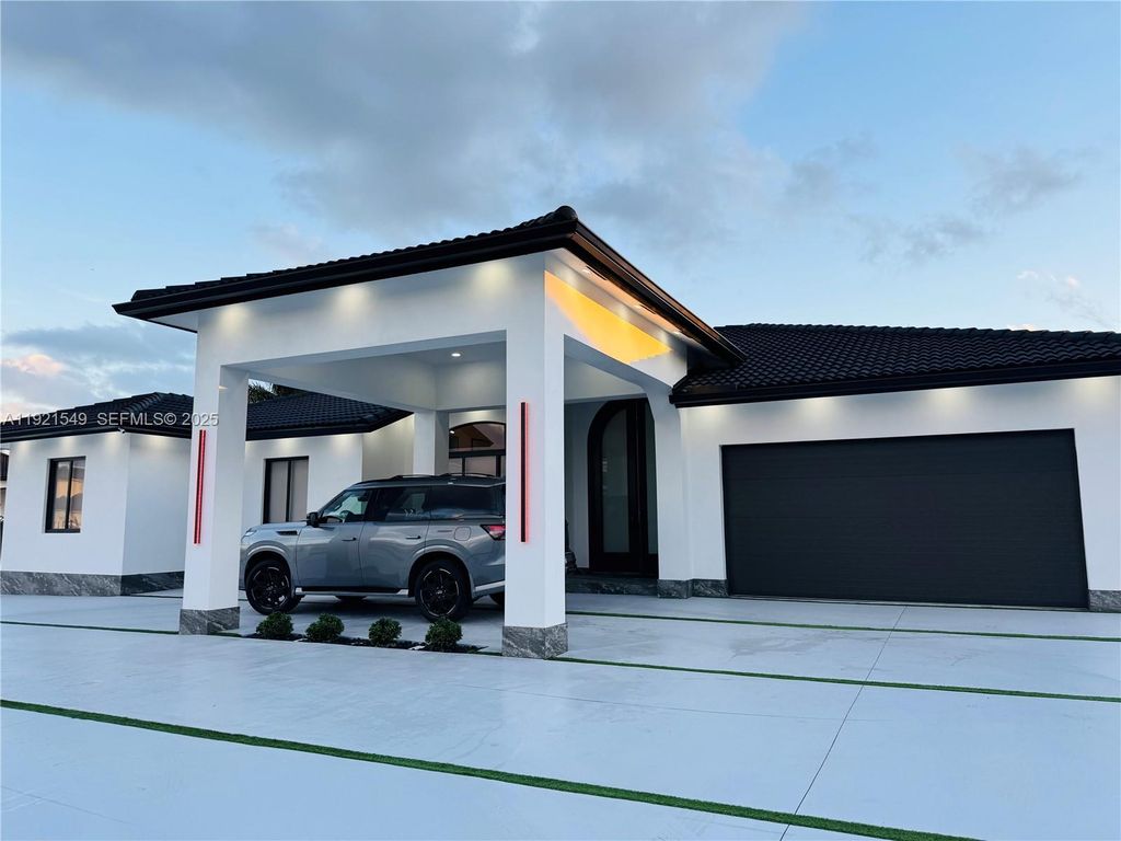 13430 SW 192nd St, Miami, FL 33177