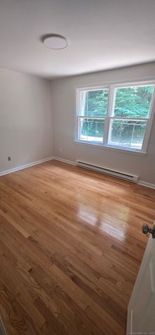 33 Blossom Street, Waterbury, CT 06706