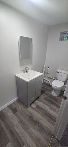 33 Blossom Street, Waterbury, CT 06706