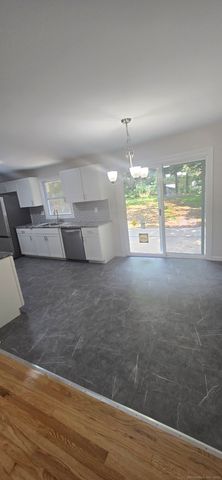 33 Blossom Street, Waterbury, CT 06706