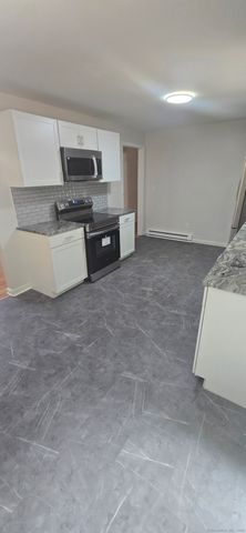 33 Blossom Street, Waterbury, CT 06706