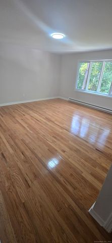 33 Blossom Street, Waterbury, CT 06706
