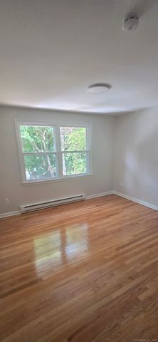 33 Blossom Street, Waterbury, CT 06706