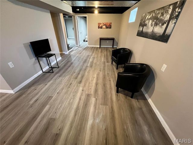 1181 Belrue Avenue, University City, MO 63130