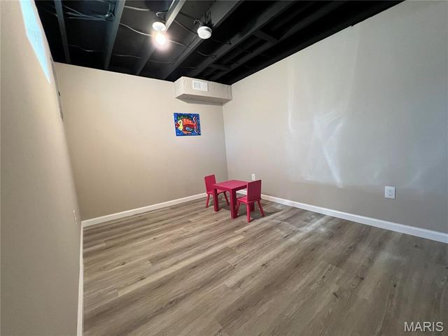 1181 Belrue Avenue, University City, MO 63130