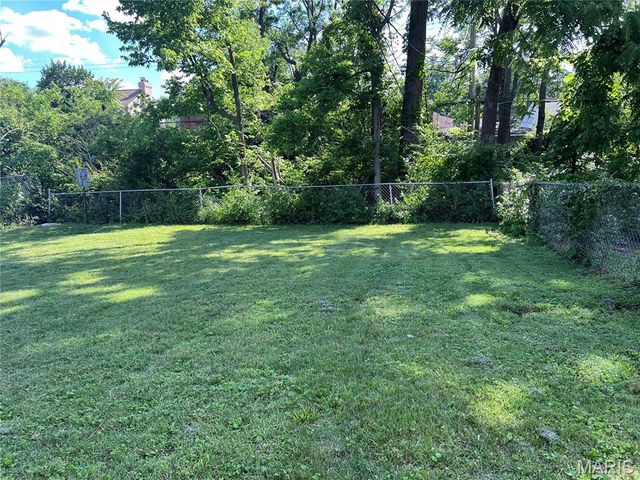 1181 Belrue Avenue, University City, MO 63130