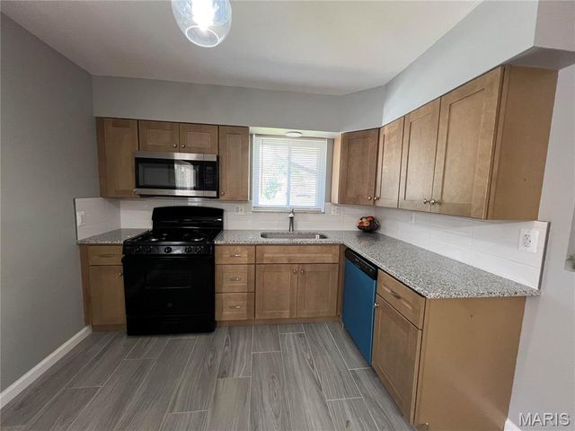 1181 Belrue Avenue, University City, MO 63130