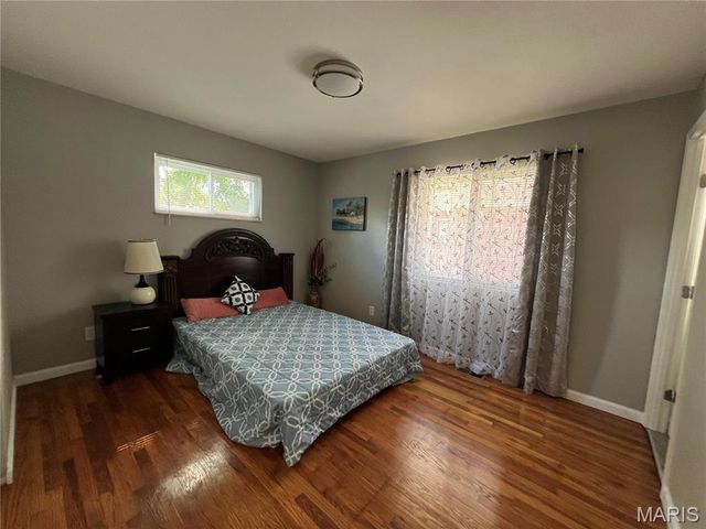 1181 Belrue Avenue, University City, MO 63130