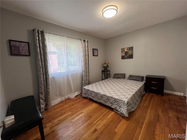 1181 Belrue Avenue, University City, MO 63130