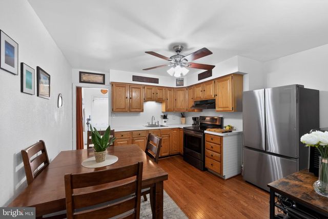 132 E 3RD AVE, Conshohocken, PA 19428