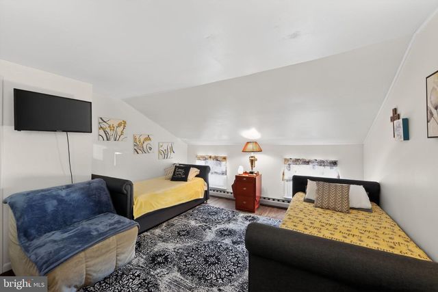 132 E 3RD AVE, Conshohocken, PA 19428