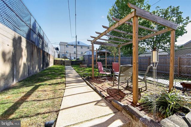 132 E 3RD AVE, Conshohocken, PA 19428