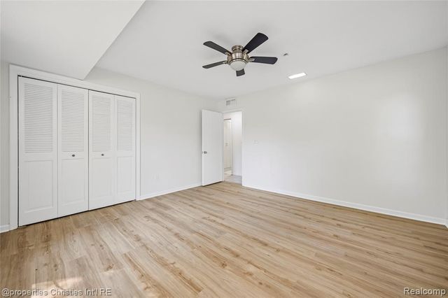 6800 N Clunbury Road, West Bloomfield, MI 48322