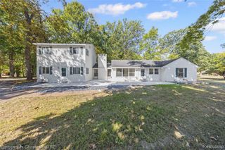 6800 N Clunbury Road, West Bloomfield, MI 48322