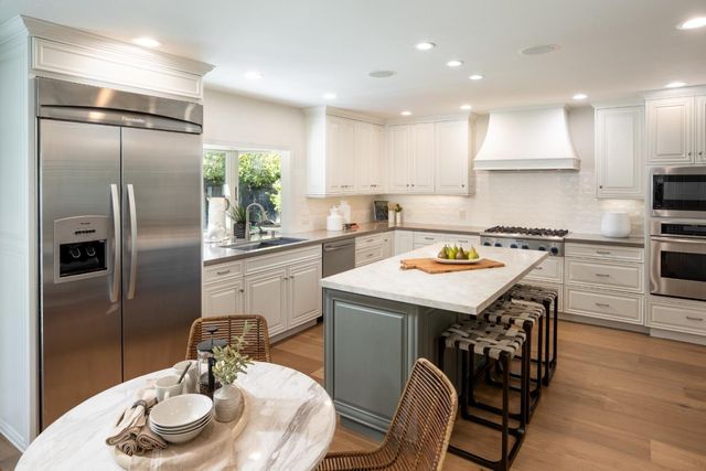 1940 Camino A Los Cerros, Menlo Park, CA 94025