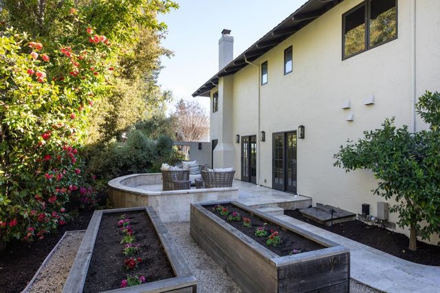 1940 Camino A Los Cerros, Menlo Park, CA 94025