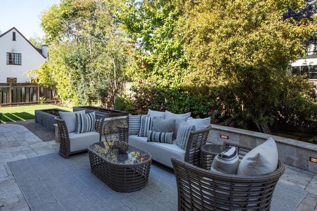 1940 Camino A Los Cerros, Menlo Park, CA 94025