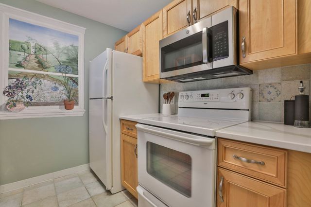 269 Cambridge Rd 509, Woburn, MA 01801