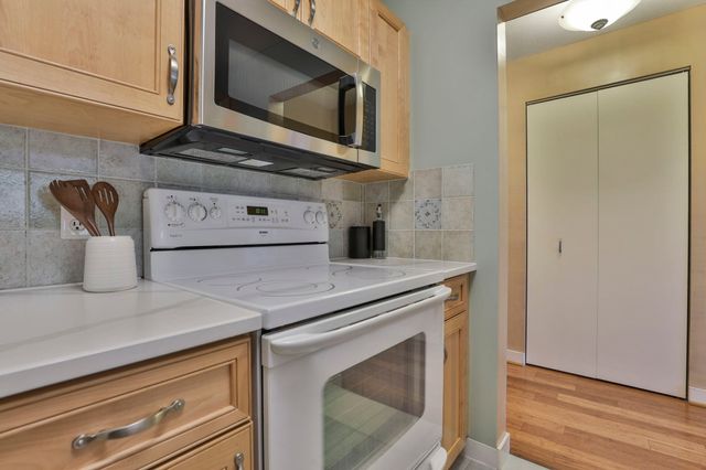 269 Cambridge Rd 509, Woburn, MA 01801