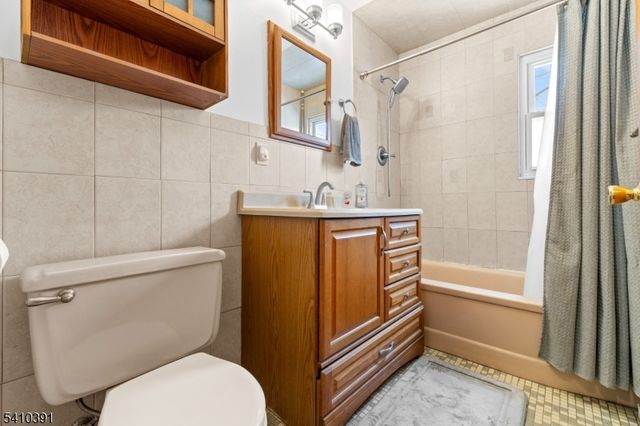 29 Park Ave, Woodbridge Twp., NJ 08830