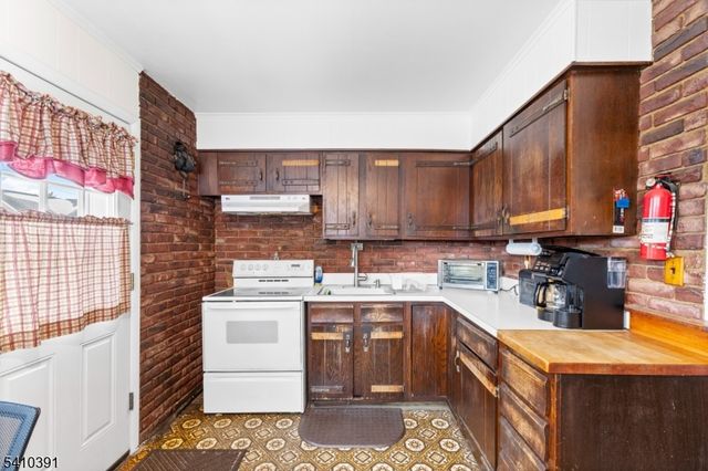 29 Park Ave, Woodbridge Twp., NJ 08830