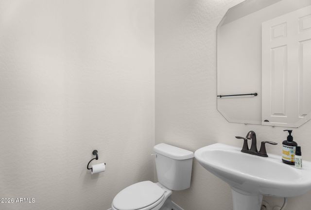 139 W LEATHERWOOD Avenue, Queen Creek, AZ 85140