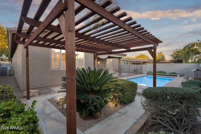 139 W LEATHERWOOD Avenue, Queen Creek, AZ 85140