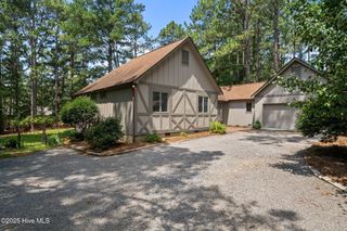 11 Apawamis Road, Pinehurst, NC 28374