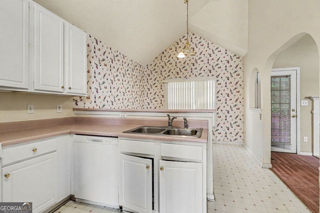 715 Sylvia Court, Riverdale, GA 30296