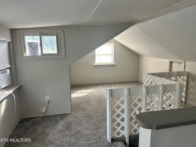 826 N Chamberlain Ave, Rockwood, TN 37854