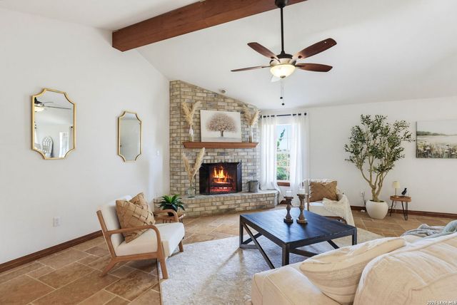 446 Quail Hollow Dr, Adkins, TX 78101