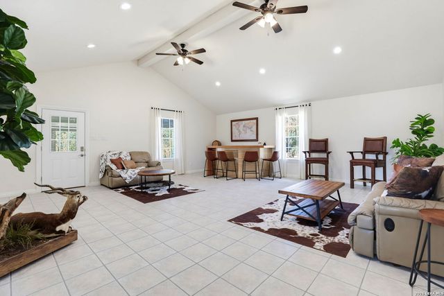 446 Quail Hollow Dr, Adkins, TX 78101