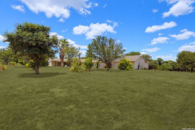 446 Quail Hollow Dr, Adkins, TX 78101