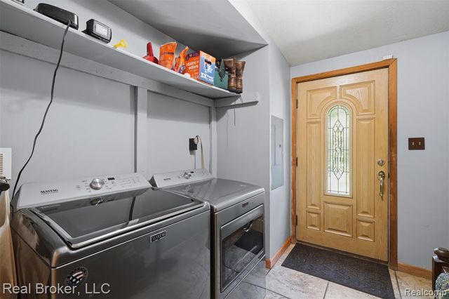 3167 Roods Lake Road, Lapeer, MI 48446