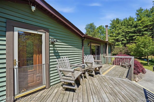 3167 Roods Lake Road, Lapeer, MI 48446