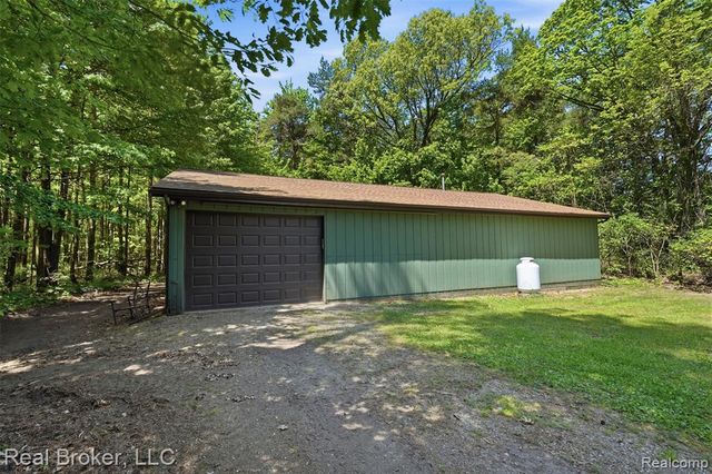 3167 Roods Lake Road, Lapeer, MI 48446