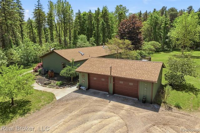 3167 Roods Lake Road, Lapeer, MI 48446