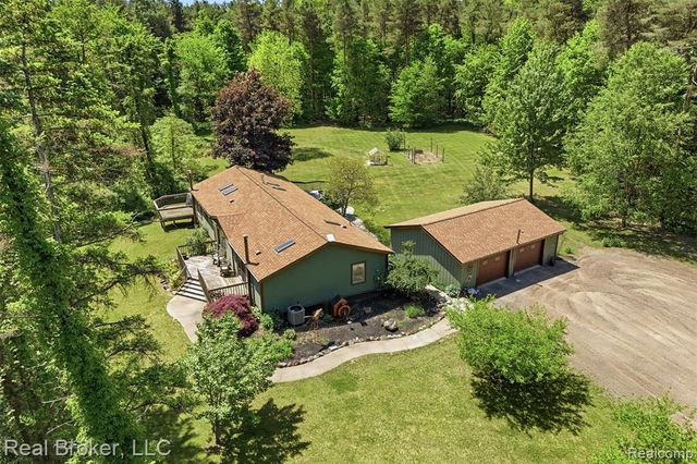 3167 Roods Lake Road, Lapeer, MI 48446