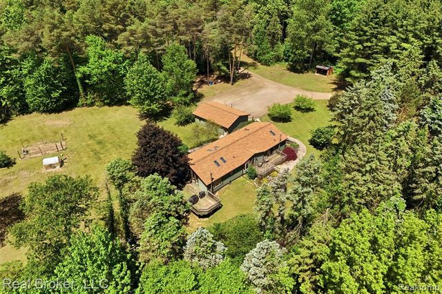 3167 Roods Lake Road, Lapeer, MI 48446