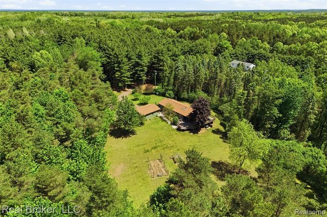 3167 Roods Lake Road, Lapeer, MI 48446