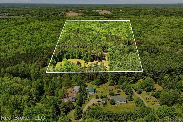 3167 Roods Lake Road, Lapeer, MI 48446