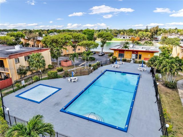 13731 SW 84th St A-11, Miami, FL 33183