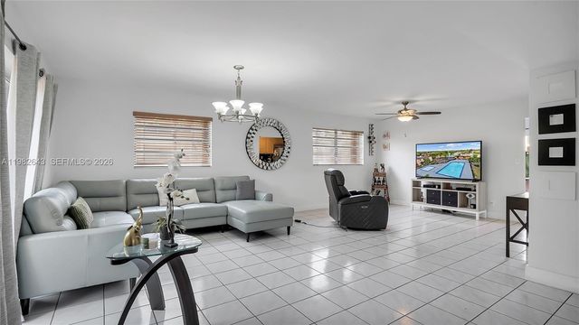 13731 SW 84th St A-11, Miami, FL 33183