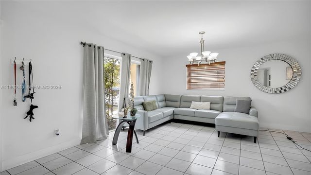 13731 SW 84th St A-11, Miami, FL 33183