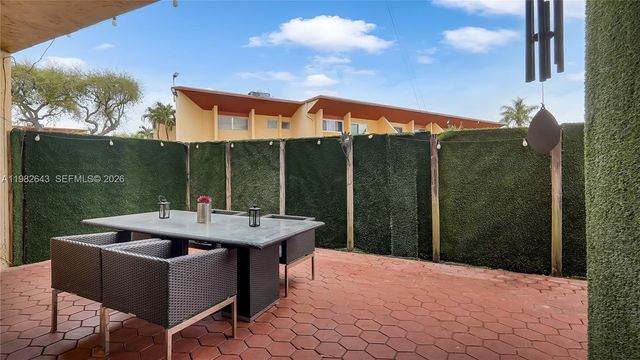 13731 SW 84th St A-11, Miami, FL 33183