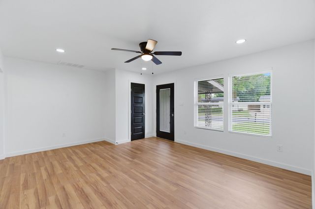 552 Souder Drive, Hurst, TX 76053
