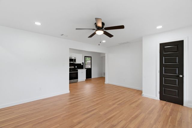 552 Souder Drive, Hurst, TX 76053