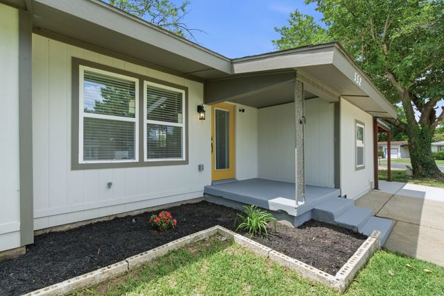 552 Souder Drive, Hurst, TX 76053
