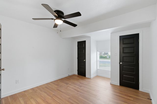 552 Souder Drive, Hurst, TX 76053