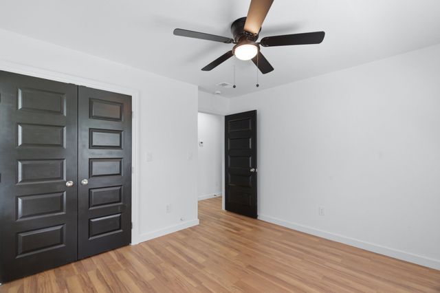 552 Souder Drive, Hurst, TX 76053